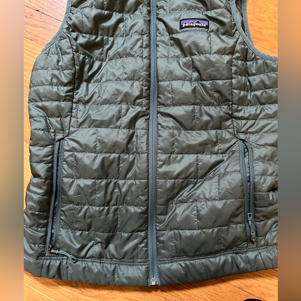 Patagonia Women's Nano Puff Vest Size Small in Green NEW - Picture 5 of 8